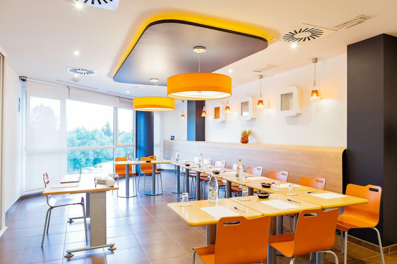 Ibis Budget Oviedo Eksteriør bilde